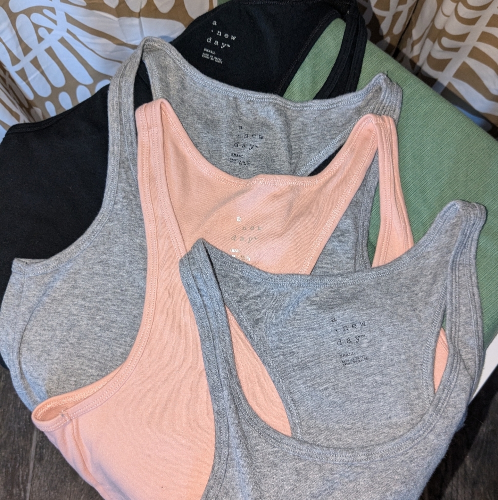a new day Women's Racerback tanks Lot of 4
